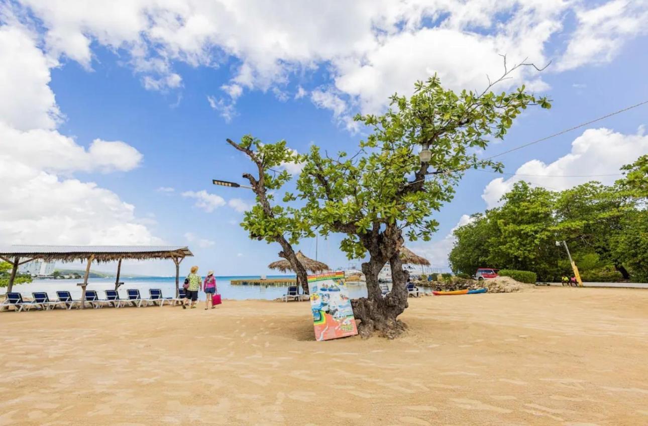 Апартаменты Munzels Boho Beach Retreat Очо-Риос Экстерьер фото